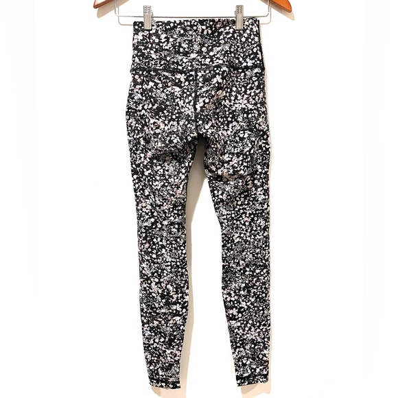 Lululemon leggings - size 4 , 25’ length - Picture 2 of 5